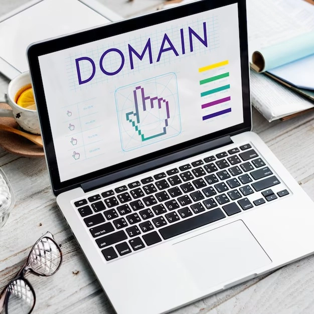 Optez pour un nom de domaine contenant un mot-clé principal