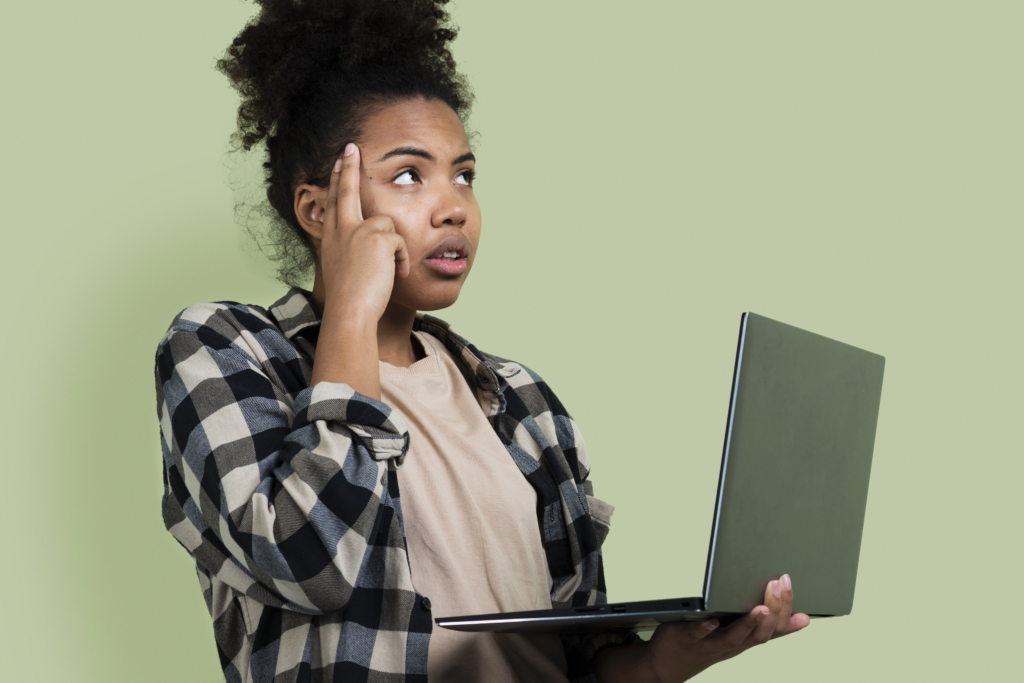 Qui peut être désigné comme étant créateur de site internet