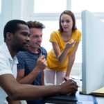Quelles sont les compétences nécessaires selon le type de site web à créer ?